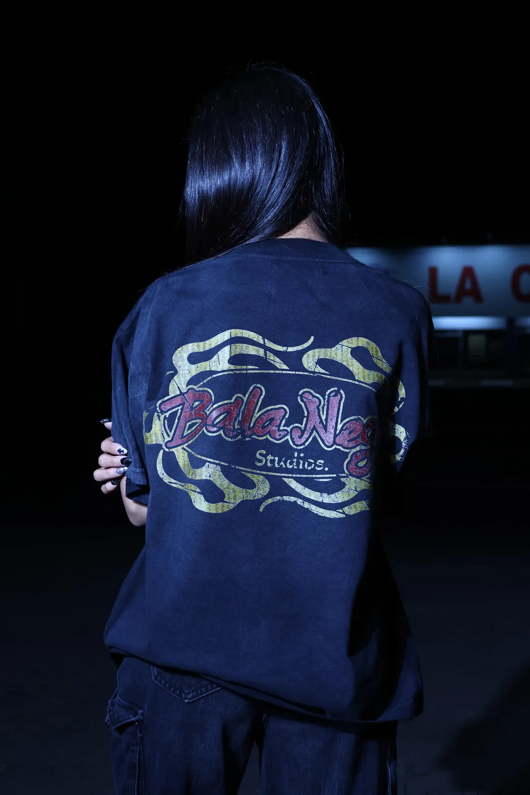 Espalda de la playera con el sello Bala Negra Studios